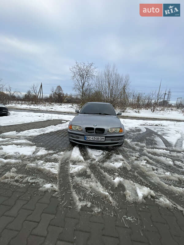 Седан BMW 3 Series 2004 в Львове