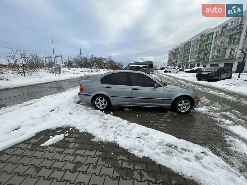 Седан BMW 3 Series 2004 в Львове