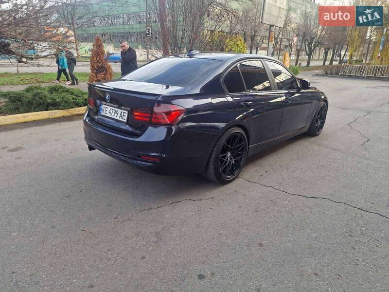 Седан BMW 3 Series 2013 в Днепре