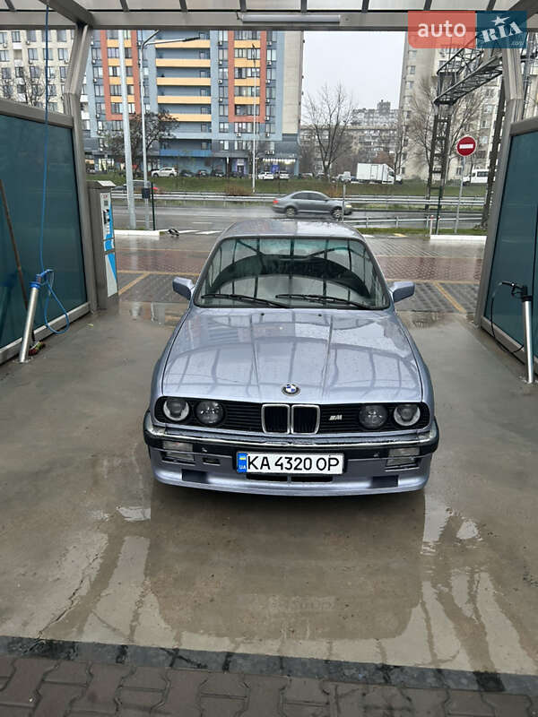 Седан BMW 3 Series 1987 в Киеве