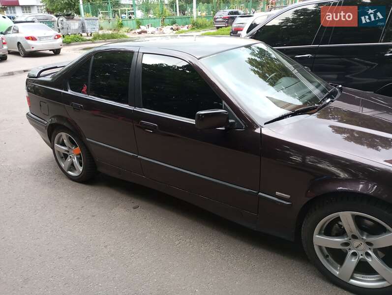 Седан BMW 3 Series 1997 в Сумах
