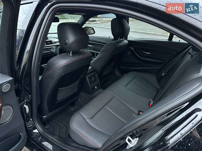 Седан BMW 3 Series 2015 в Луцьку