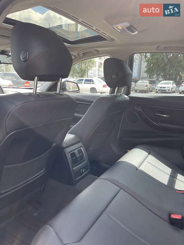 Седан BMW 3 Series 2015 в Киеве