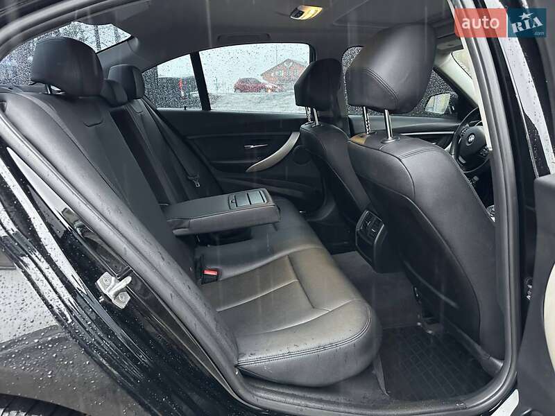 Седан BMW 3 Series 2016 в Киеве