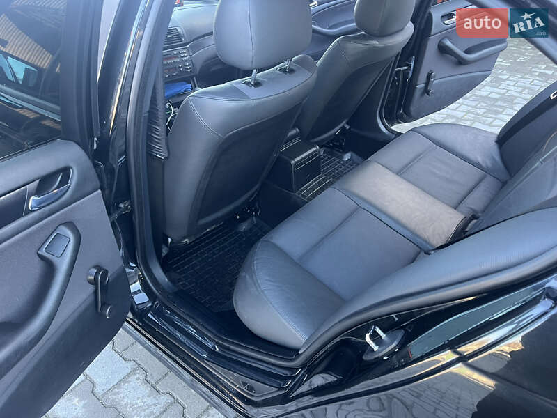 Седан BMW 3 Series 2003 в Волочиске