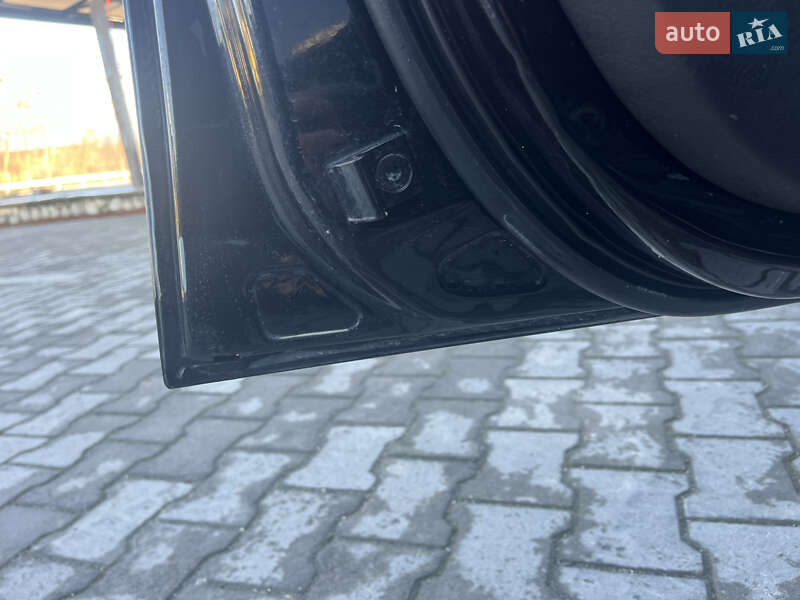 Седан BMW 3 Series 2003 в Волочиске