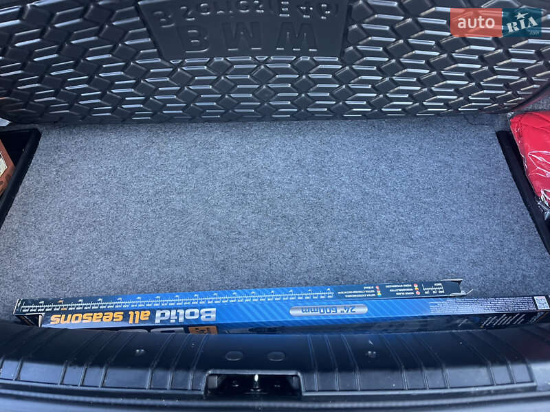 Седан BMW 3 Series 2003 в Волочиске