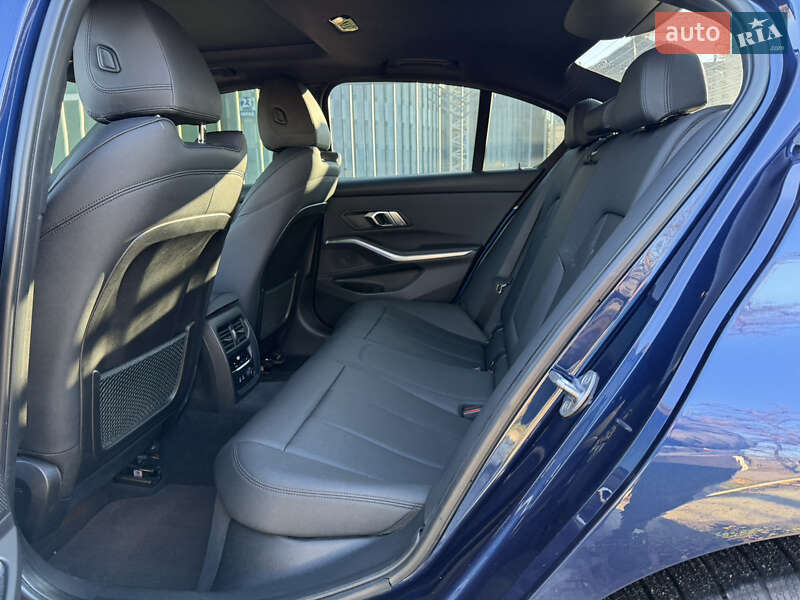 Седан BMW 3 Series 2019 в Кременчуге