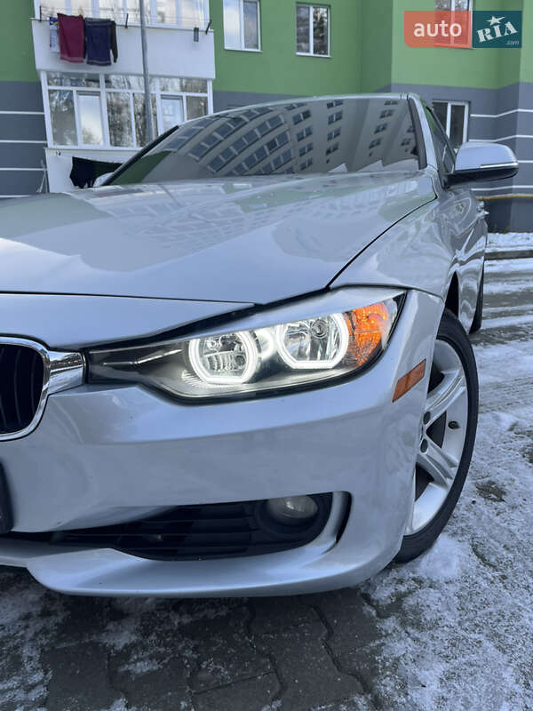 Седан BMW 3 Series 2013 в Новояворівську