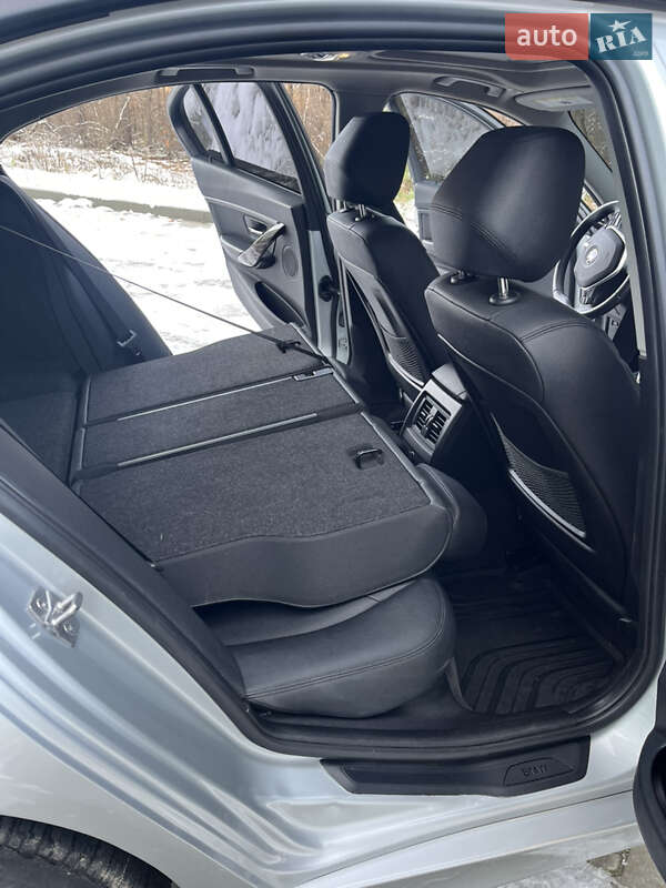 Седан BMW 3 Series 2013 в Новояворівську