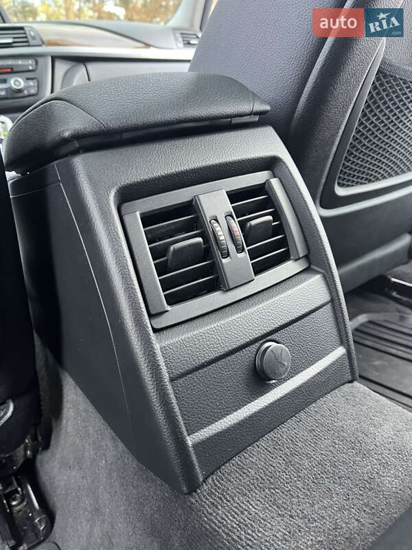 Седан BMW 3 Series 2013 в Новояворівську