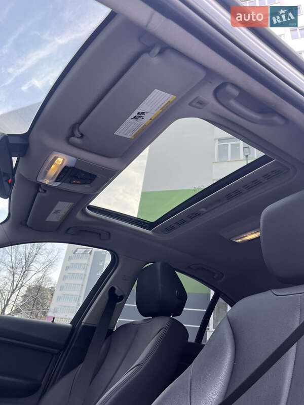 Седан BMW 3 Series 2013 в Новояворівську