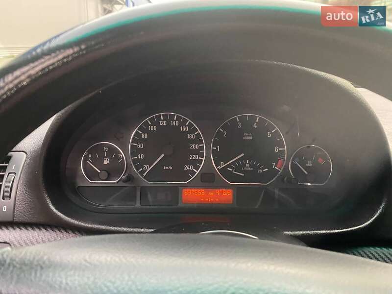 Седан BMW 3 Series 2003 в Коцюбинском