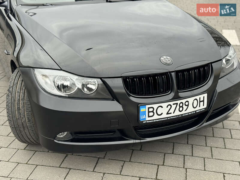 Седан BMW 3 Series 2005 в Ивано-Франковске