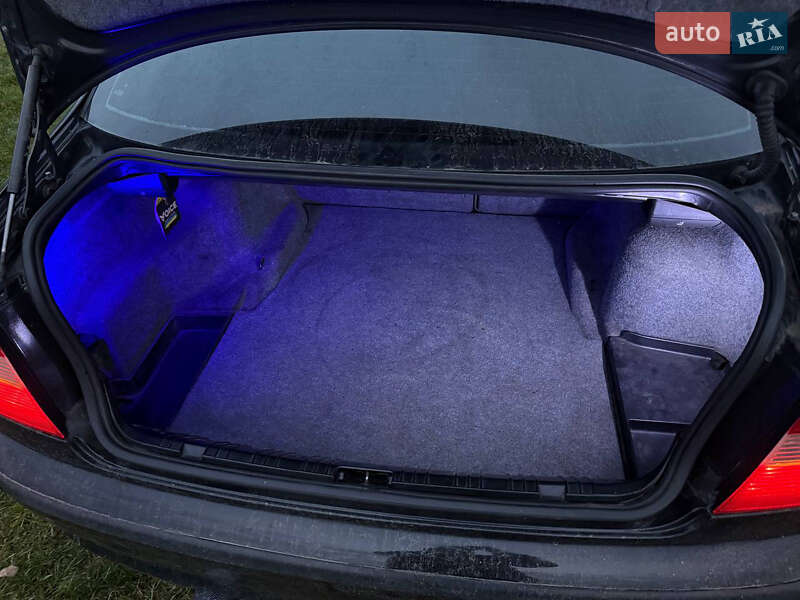 Седан BMW 3 Series 2002 в Александрие