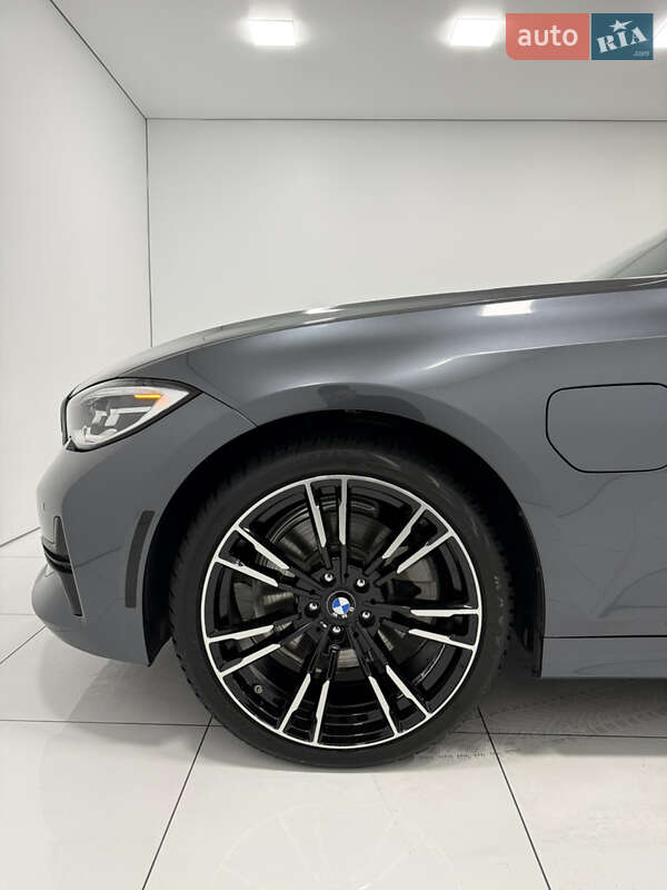 Седан BMW 3 Series 2022 в Одессе
