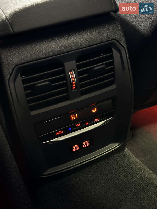 Седан BMW 3 Series 2022 в Одессе