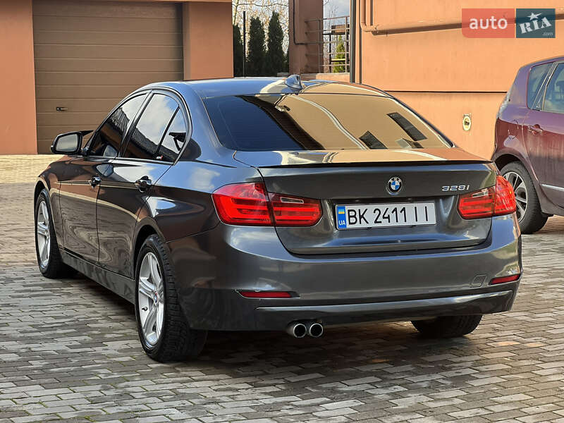Седан BMW 3 Series 2012 в Ровно