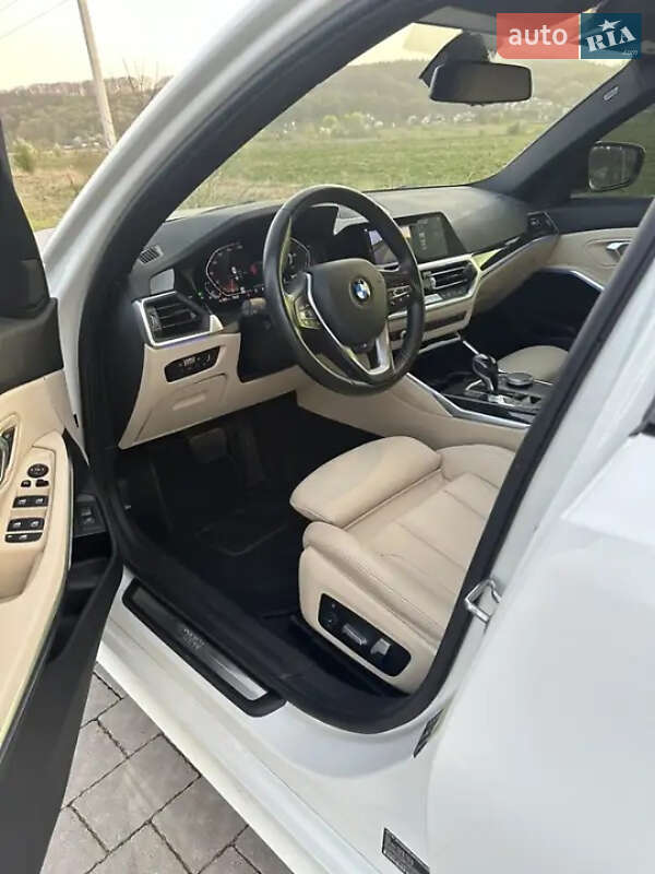 Седан BMW 3 Series 2021 в Львове
