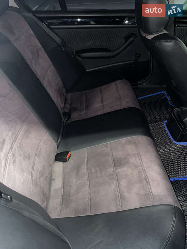 Седан BMW 3 Series 1999 в Буче