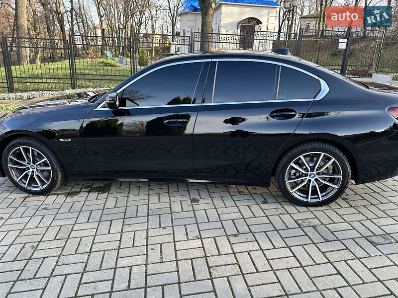 Седан BMW 3 Series 2022 в Києві
