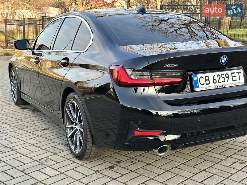 Седан BMW 3 Series 2022 в Києві