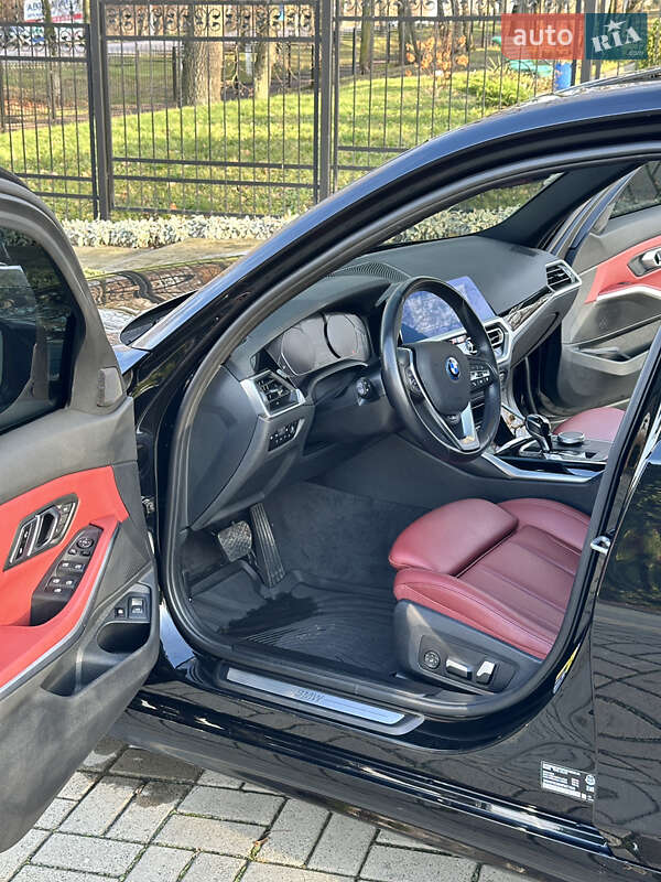 Седан BMW 3 Series 2022 в Києві