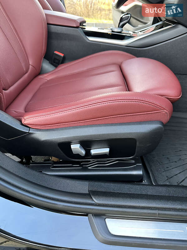 Седан BMW 3 Series 2022 в Києві