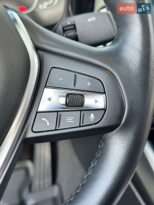 Седан BMW 3 Series 2022 в Києві