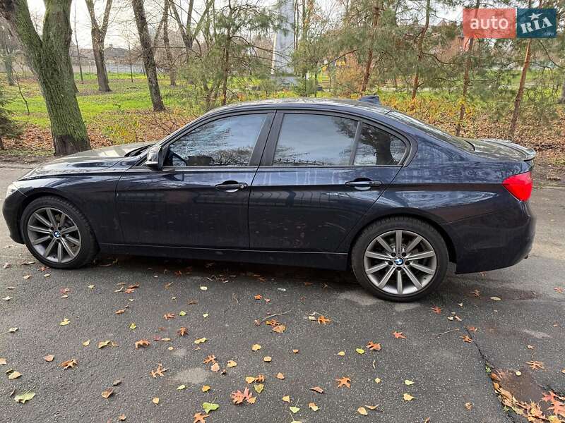 Седан BMW 3 Series 2016 в Киеве