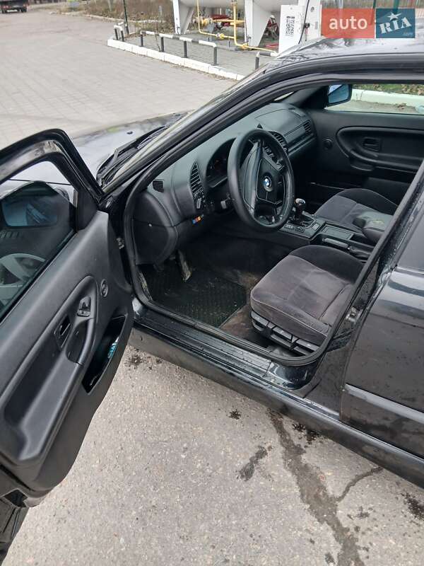 Седан BMW 3 Series 1995 в Кременчуге