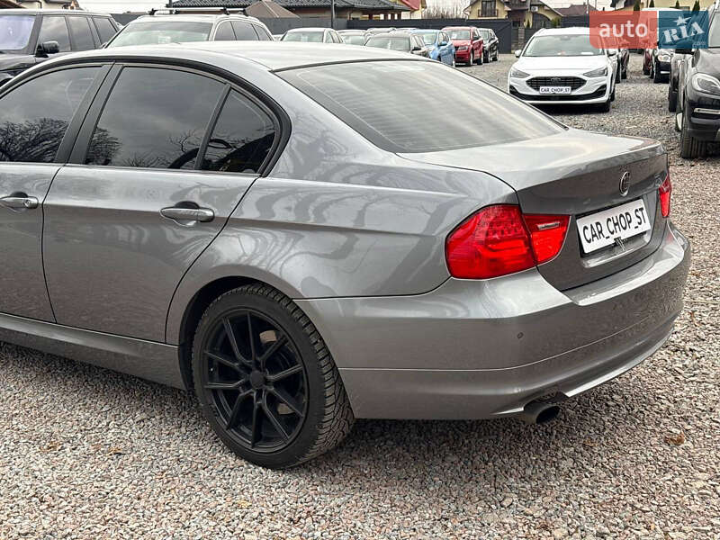 Седан BMW 3 Series 2010 в Стрые