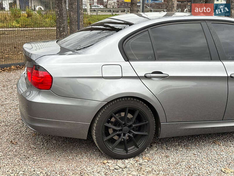 Седан BMW 3 Series 2010 в Стрые