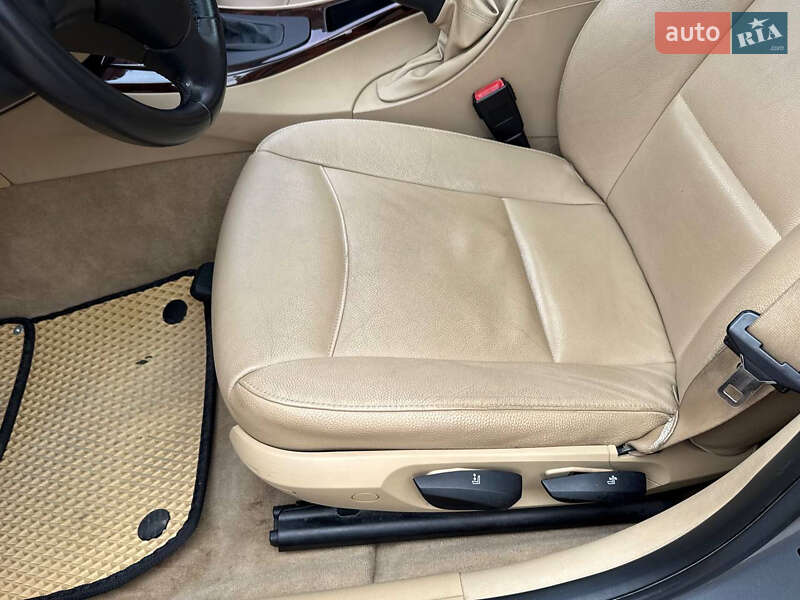 Седан BMW 3 Series 2010 в Стрые