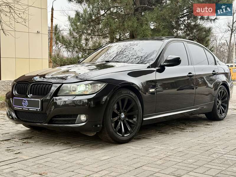 BMW 3 Series 2011