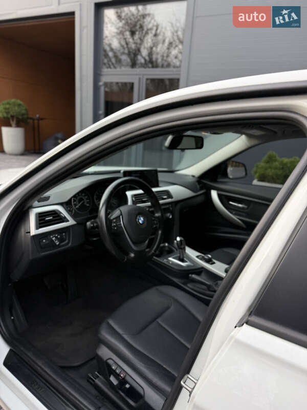 Седан BMW 3 Series 2013 в Киеве