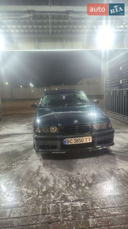 Седан BMW 3 Series 1993 в Львове