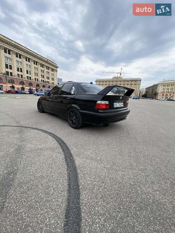 Седан BMW 3 Series 1991 в Харькове