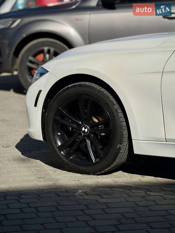 Седан BMW 3 Series 2018 в Черновцах