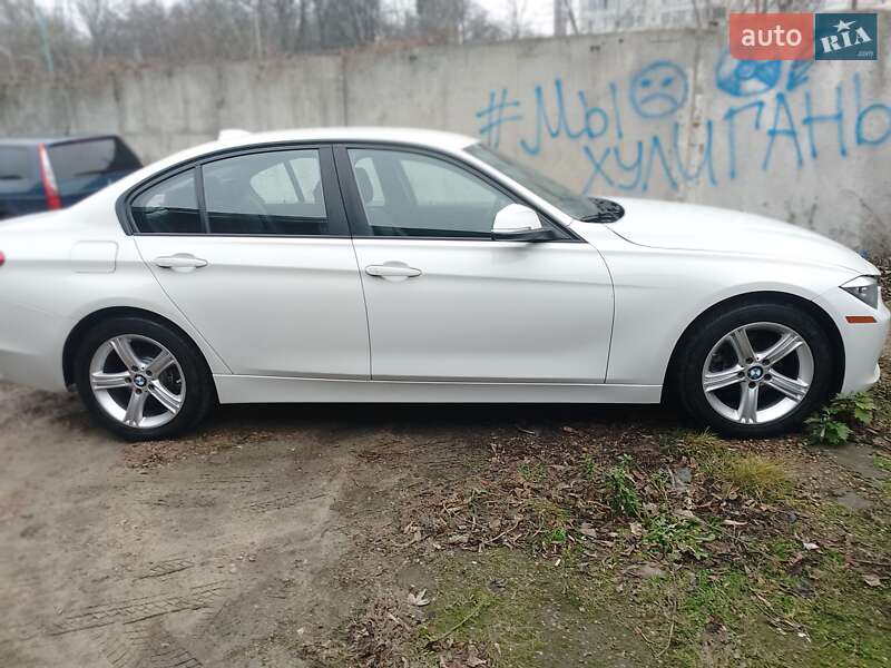 Седан BMW 3 Series 2015 в Киеве