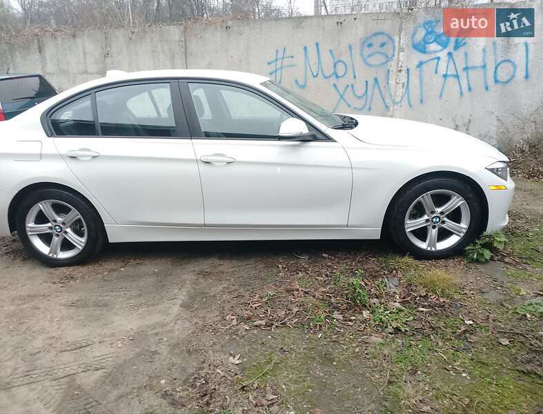Седан BMW 3 Series 2015 в Киеве