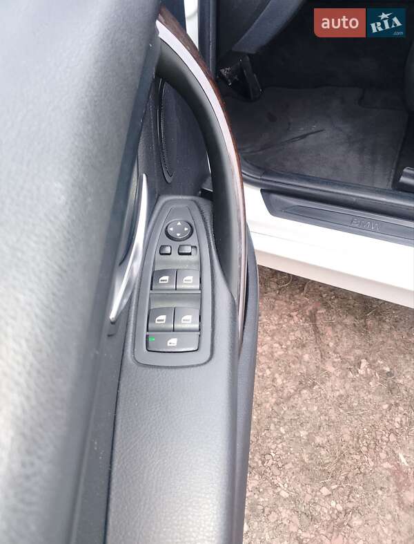 Седан BMW 3 Series 2015 в Киеве