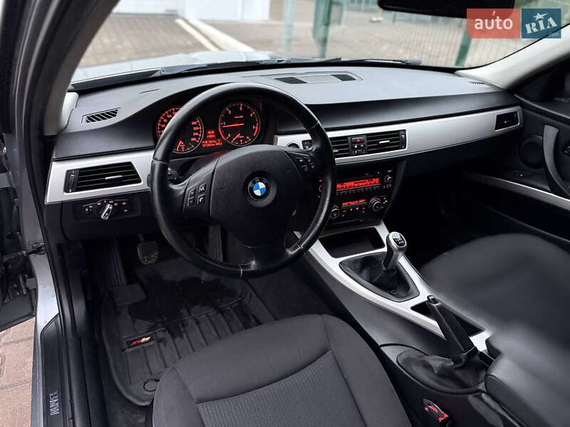 Универсал BMW 3 Series 2010 в Киеве