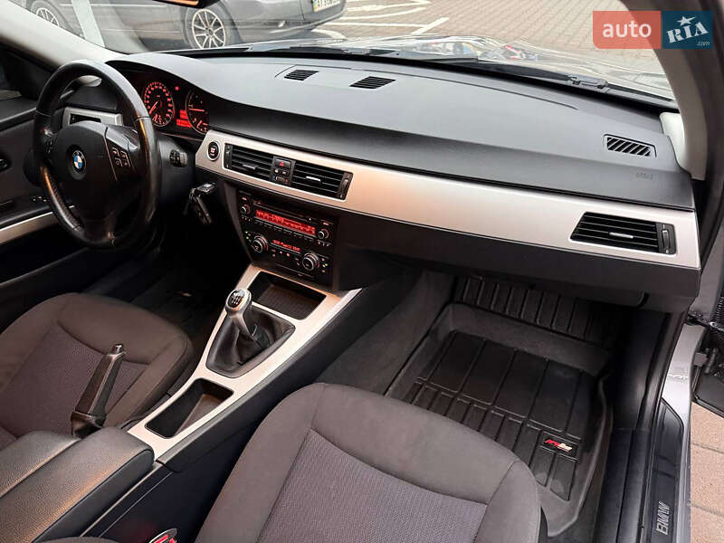 Универсал BMW 3 Series 2010 в Киеве