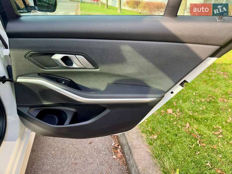 Седан BMW 3 Series 2020 в Киеве фото 50 Седан BMW 3 Series 2020 в Киеве