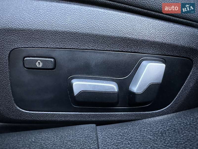 Седан BMW 3 Series 2021 в Одессе