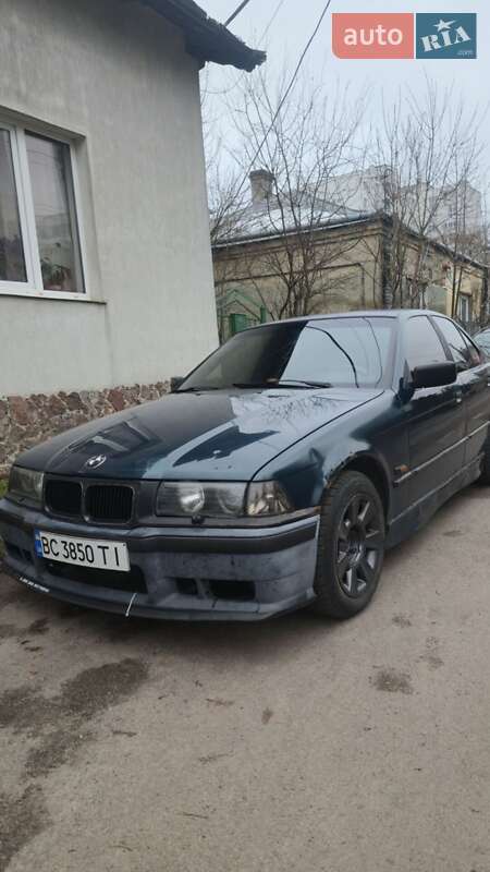 Седан BMW 3 Series 1993 в Львове