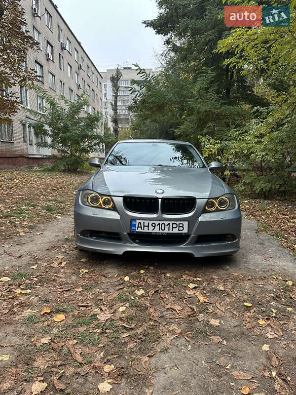 Седан BMW 3 Series 2005 в Миргороде