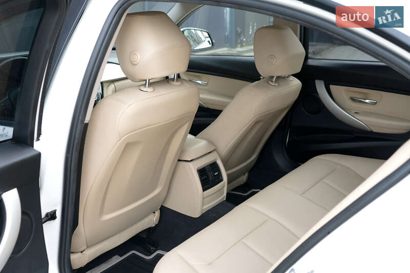 Седан BMW 3 Series 2018 в Киеве