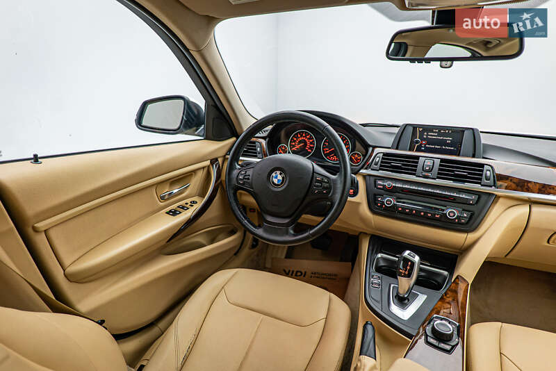 Седан BMW 3 Series 2012 в Киеве